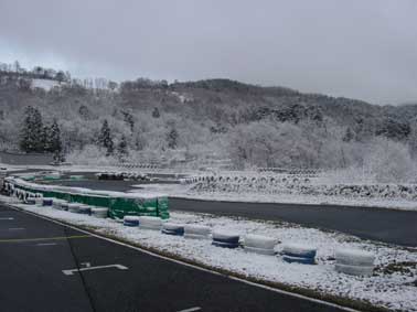 �r���̕��i